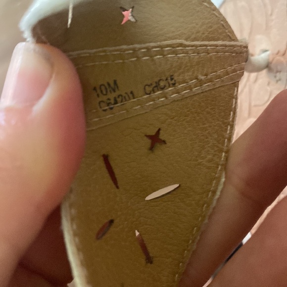 BOC born concepts white eyelet flip flop sandals. Size 10 summer comfort vaca - Picture 4 of 4